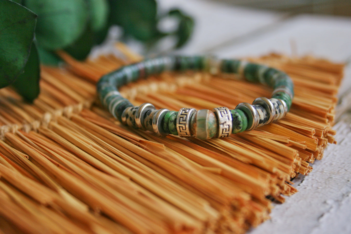Tibetan Agate Beaded Bracelet for Men – Moss Agate, Kiwi Stone & Jasper Chip Stretch Bracelet