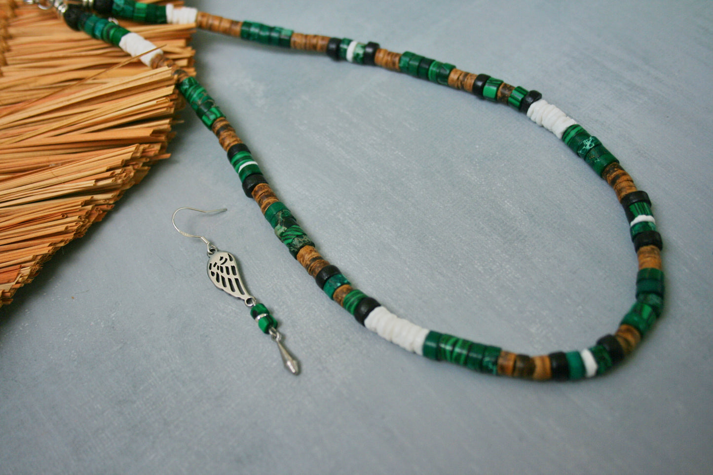 Malachite Heishi Choker Necklace for Men – Green Gemstone Beaded Short Necklace, Minimalist Unisex Jewelry